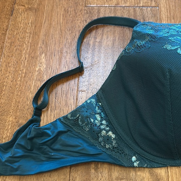 Victoria Secret 38DD bra Body by Victoria lined perfect coverage - Picture 5 of 8